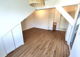 Helle-ruhige-2-Zimmer-Dachgeschosswohnung-mit-Terrasse-in-begehrter-Lage-im-12.-Bezirk